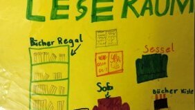 Bild zeigt eine schülergemaltes Bild mit Ideen zur Gestaltung eines Leseraums.