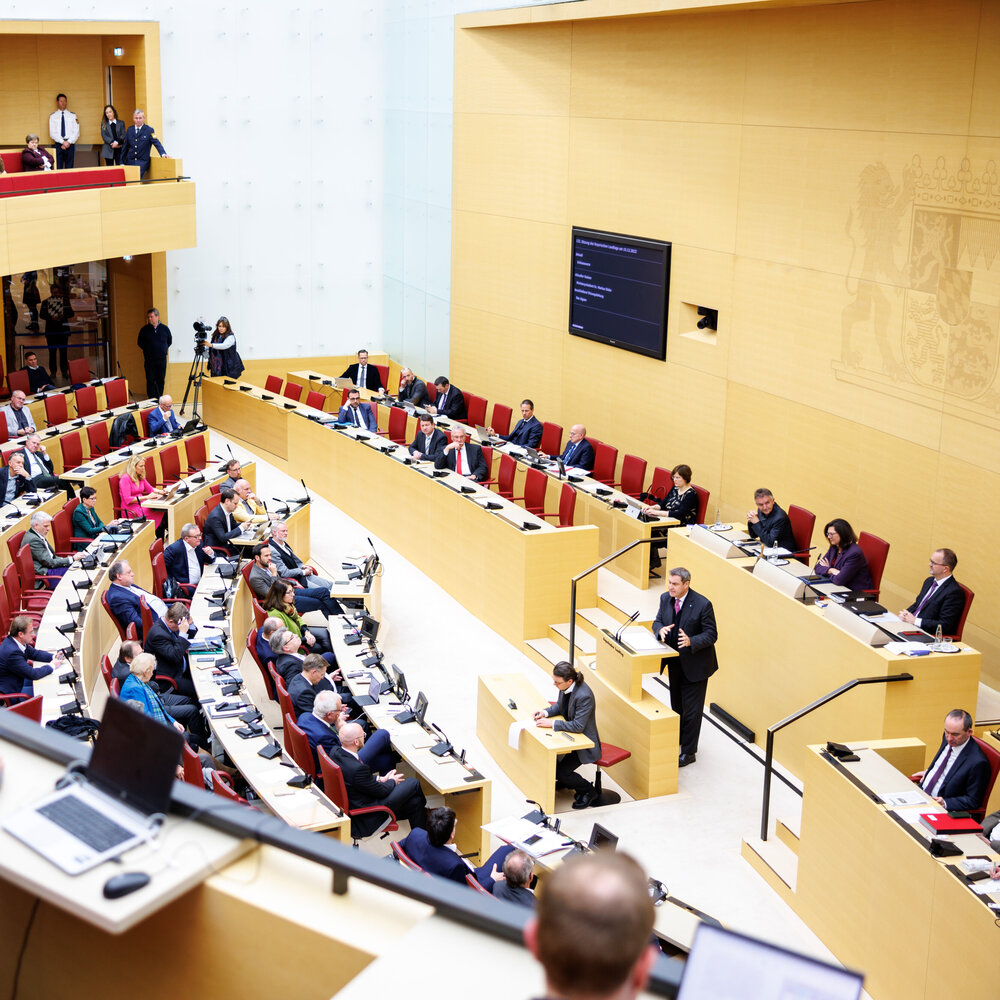 Mit Klick auf das Bild gelangen Sie zur Angebotsseite des Bayerischen Landtags für Schulen.